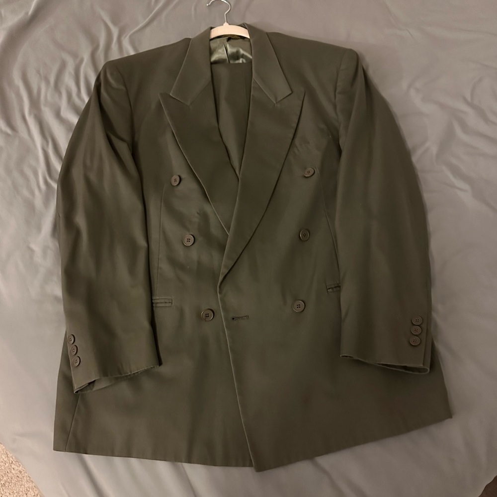 Tailor Made Vintage Olive Suit
~45L